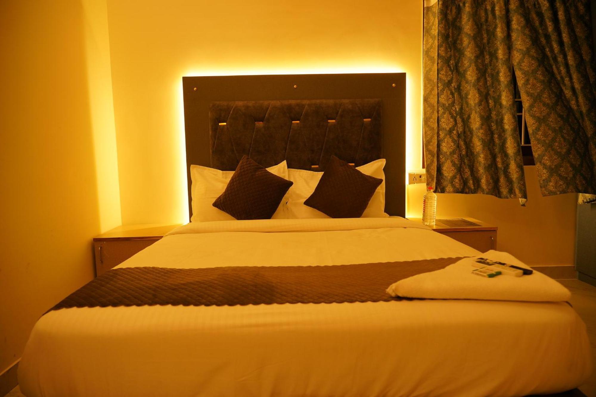 Cashewtree Hotel Chennai Exterior photo